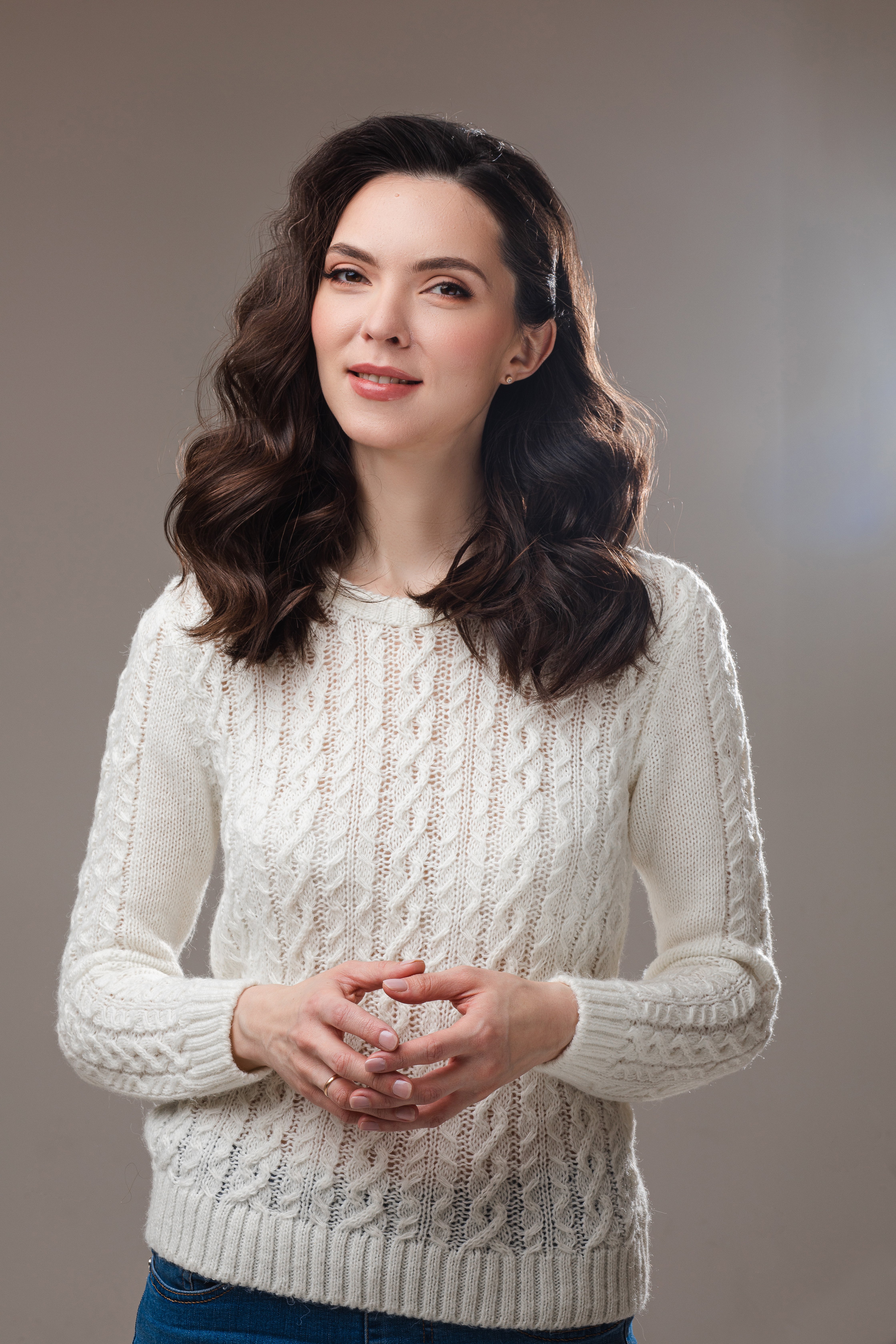 beautifull-caucasian-woman-with-curly-hair-smiles-isolated